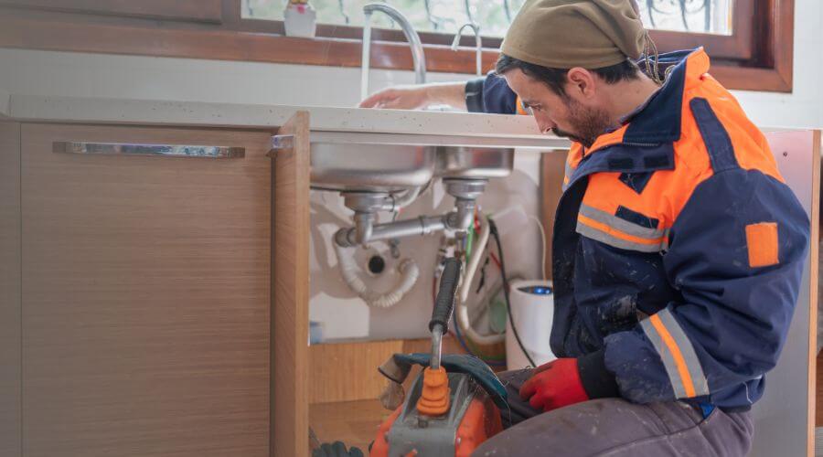 Expert burst pipe repair services in Ponce De Leon, FL
